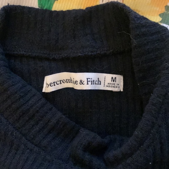 Abercrombie and Fitch ribbed mock turtleneck - Picture 3 of 4